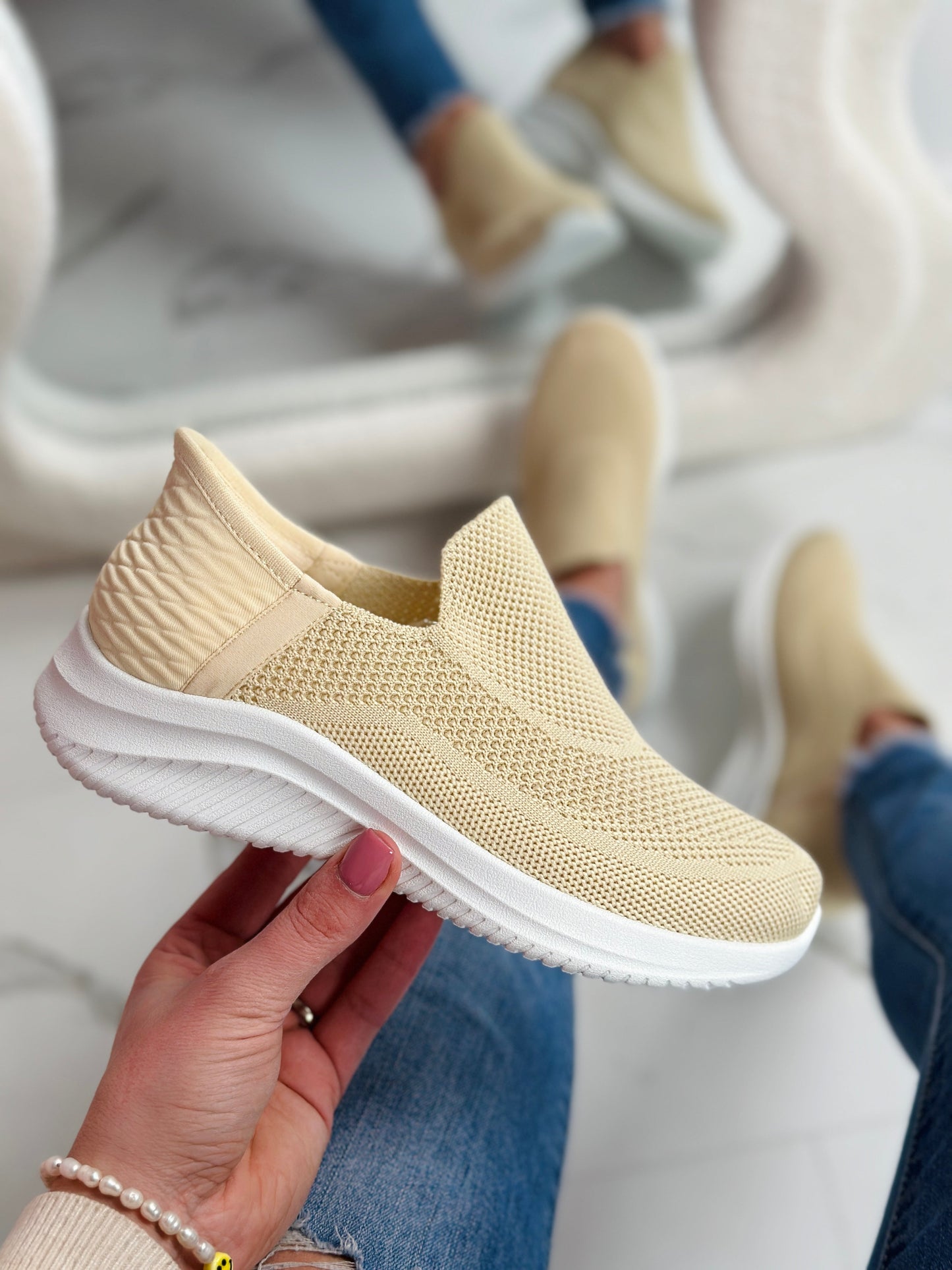Slip-on Beige Sneaker