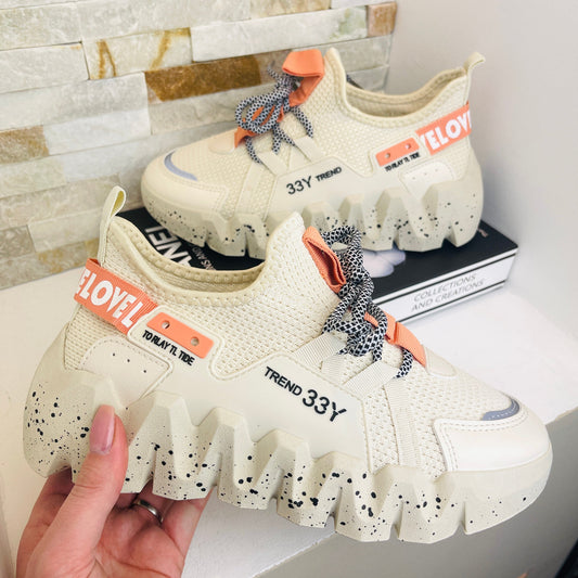 YY92 Beige Sneaker