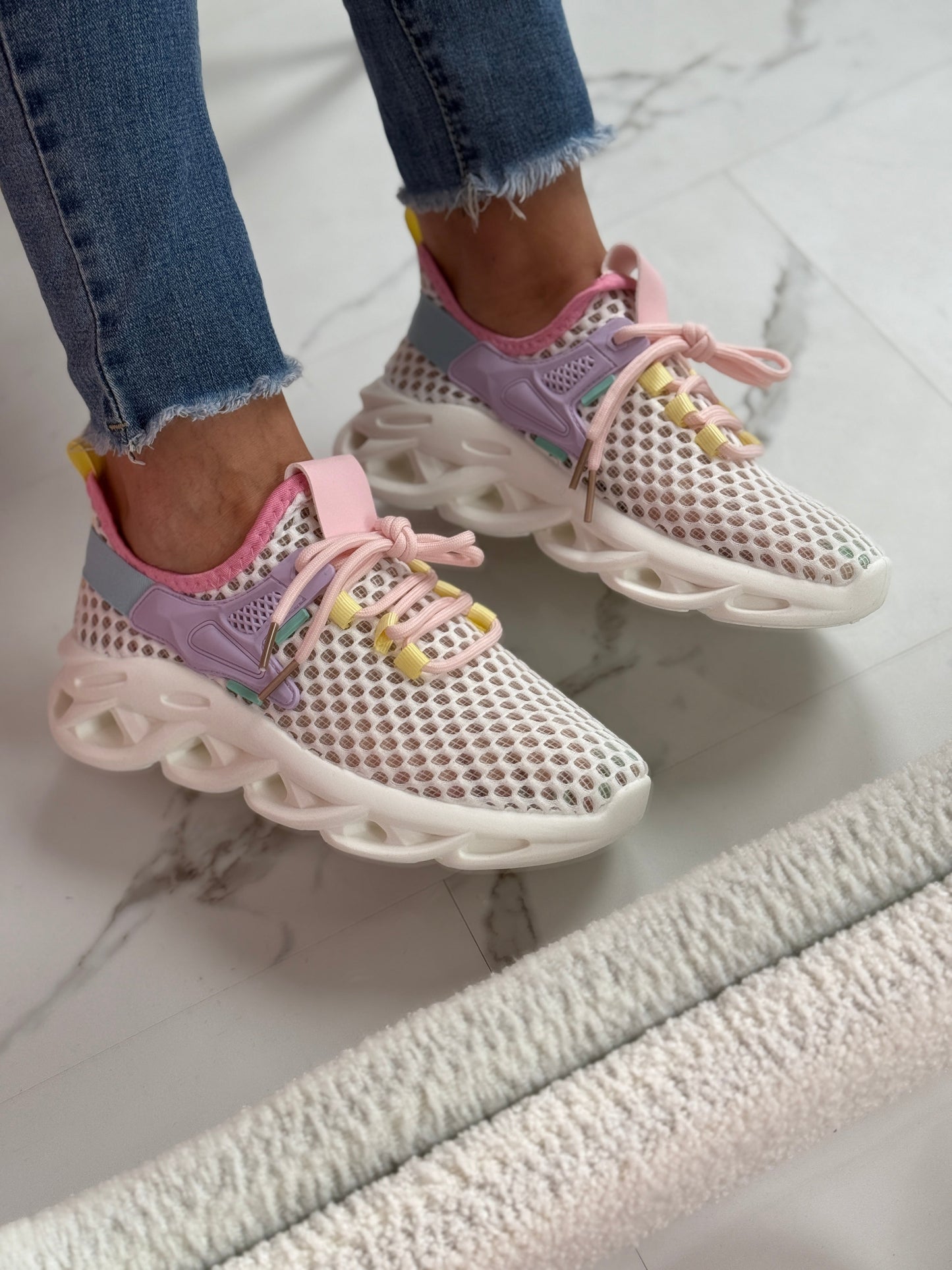 Walker Multi Sneaker