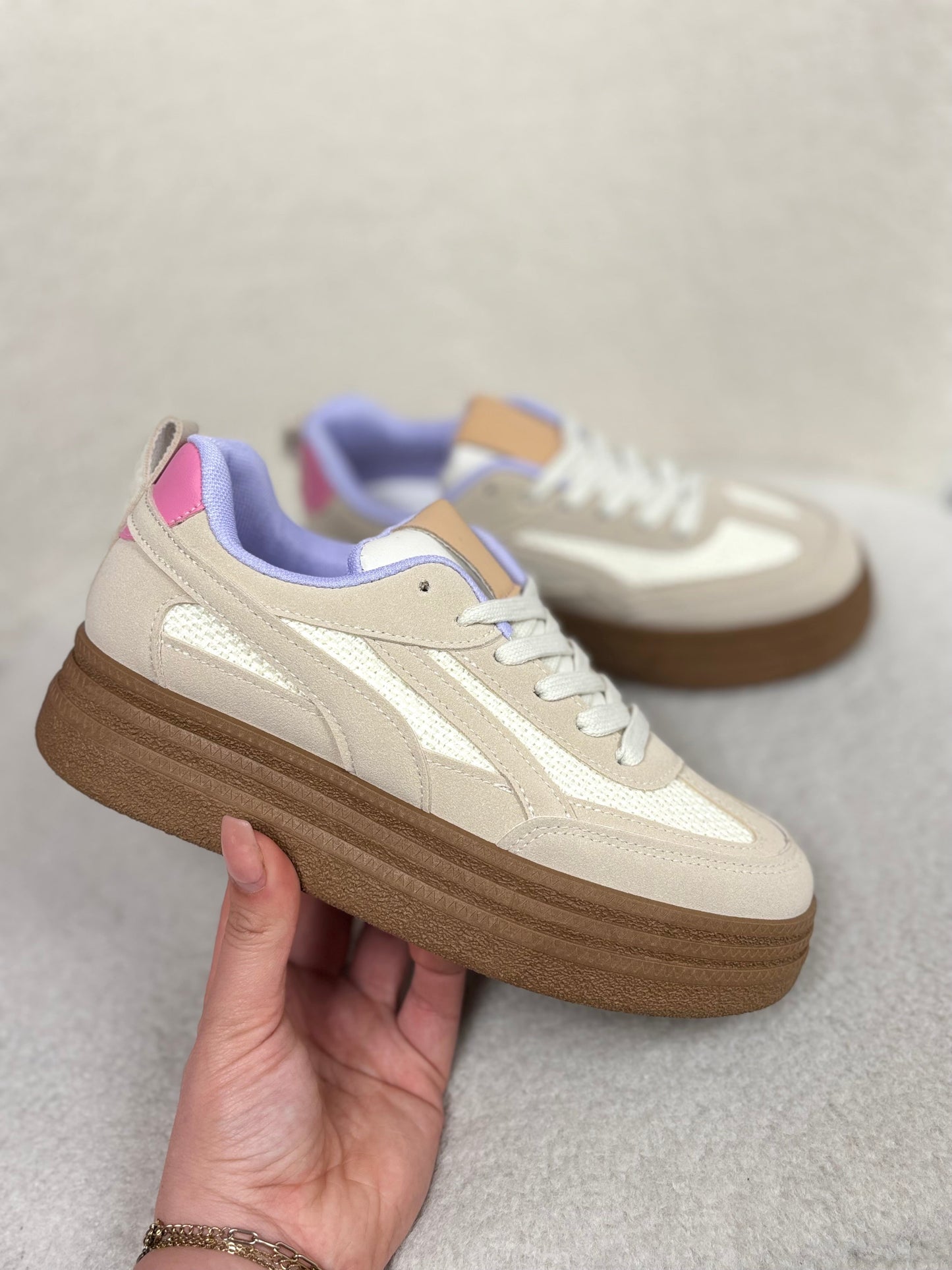 Rowy Beige Sneaker