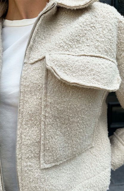 BOUCLE JACKET MET RITS BEIGE