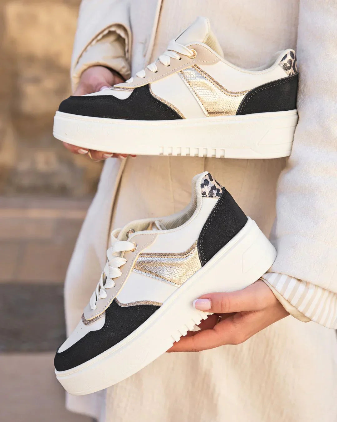 2165 Black Sneaker