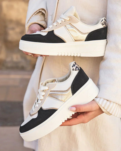 2165 Black Sneaker