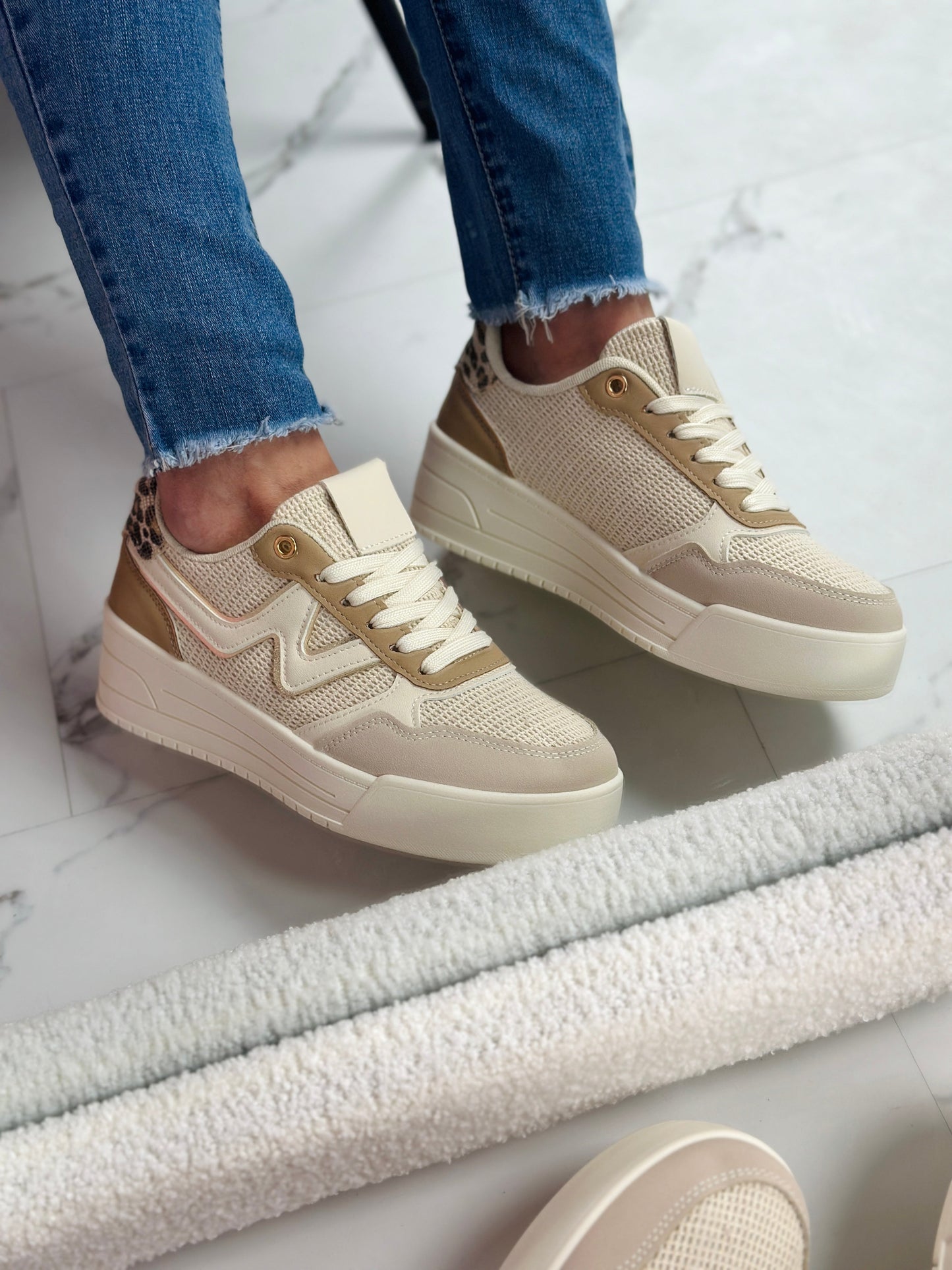 Delia Beige Sneaker