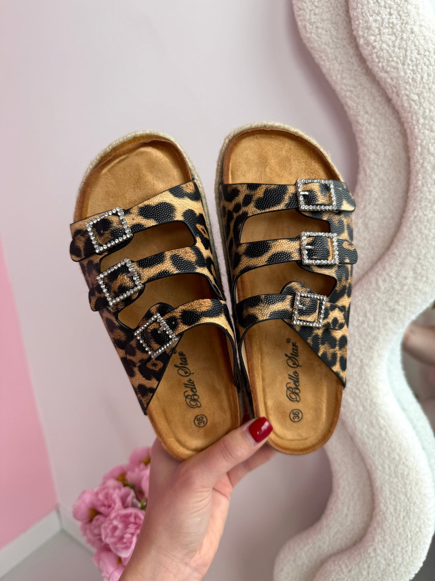 Liora Leo Slides