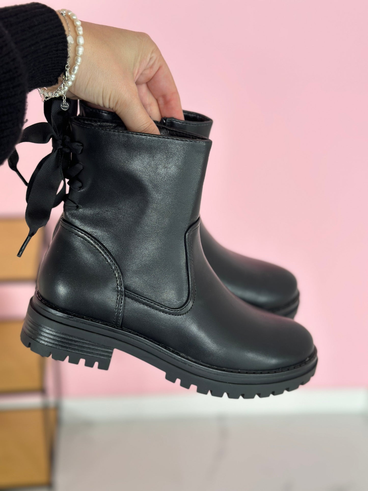 Bow Black Boots