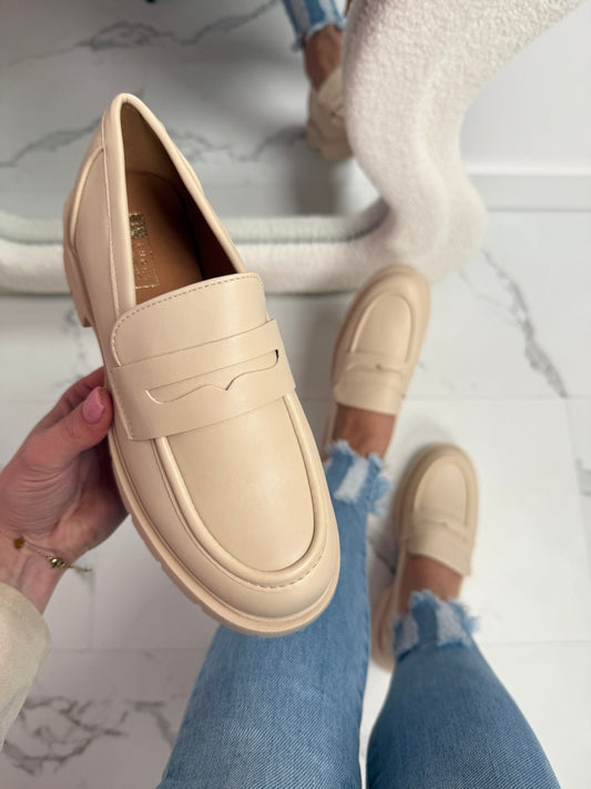 Sasyaa Beige Loafer