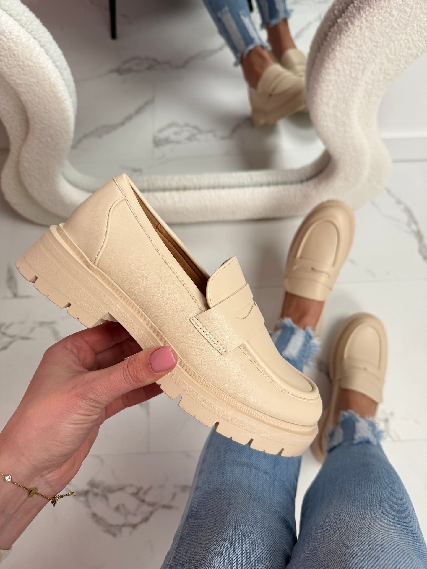 Sasyaa Beige Loafer