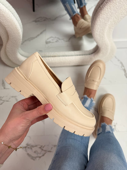 Sasyaa Beige Loafer