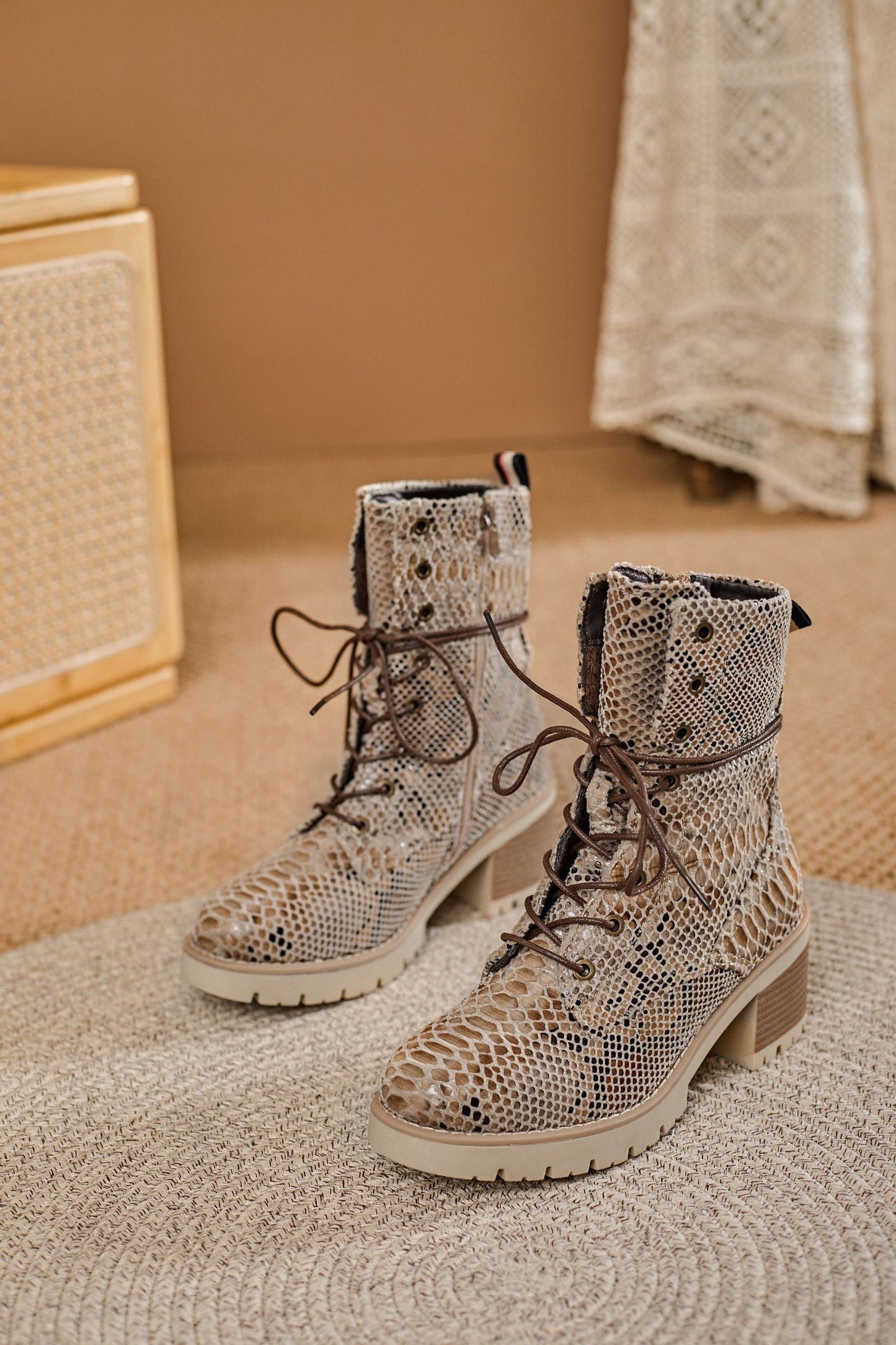Favo Snake Lace-Up Boots