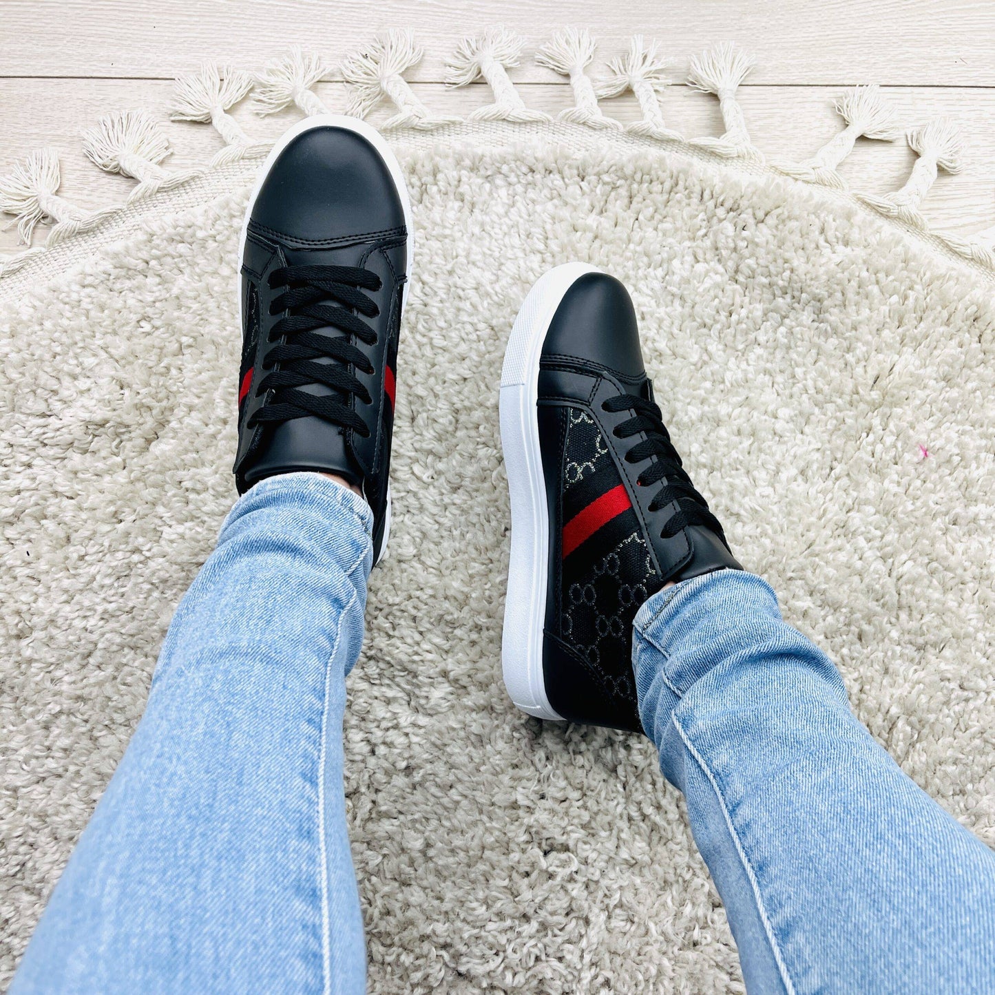 Inspo Black Sneaker