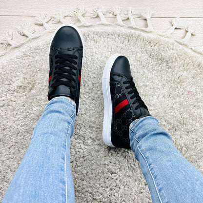 Inspo Black Sneaker
