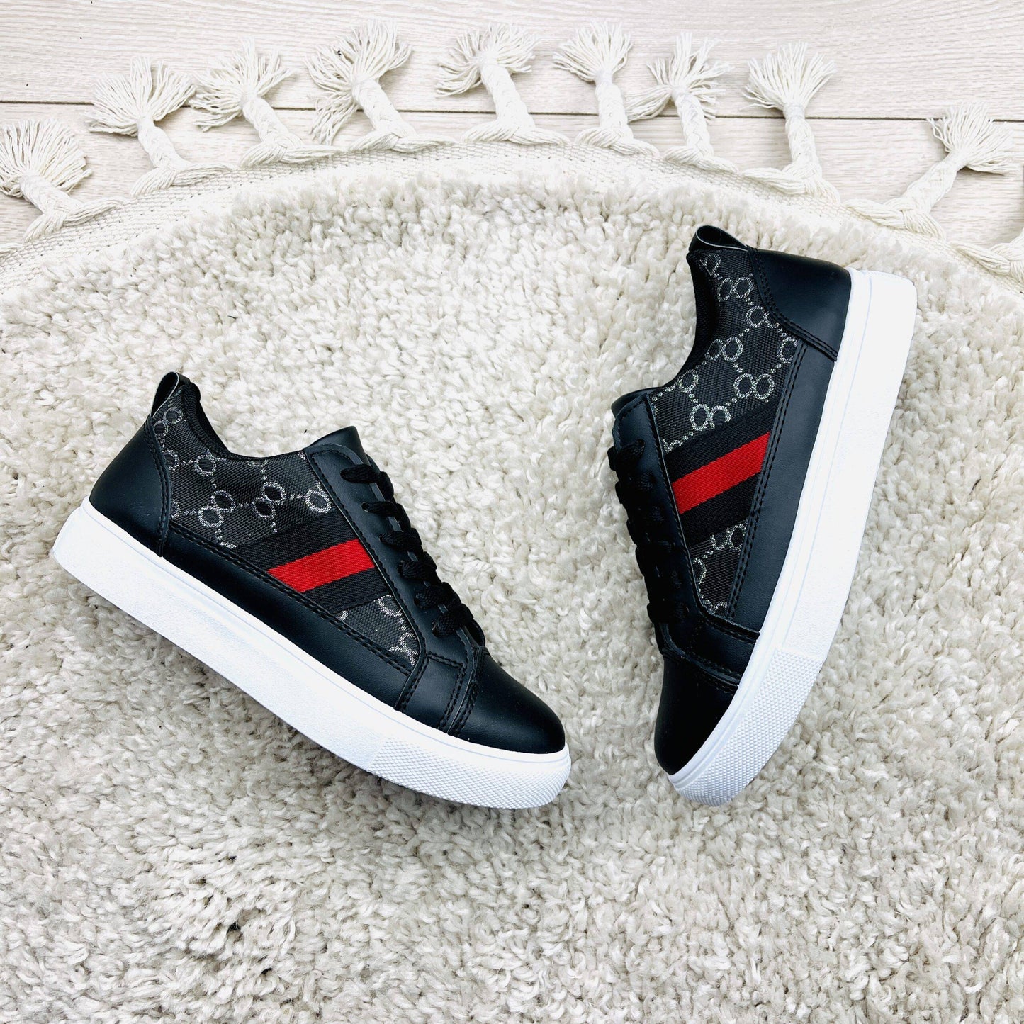 Inspo Black Sneaker
